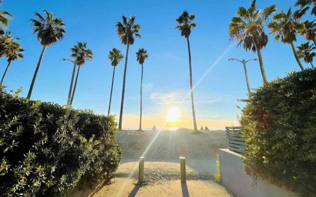 12A Venice Beach Access Stay
