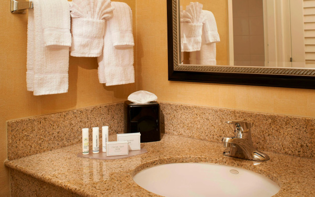 Courtyard by Marriott Chicago Naperville