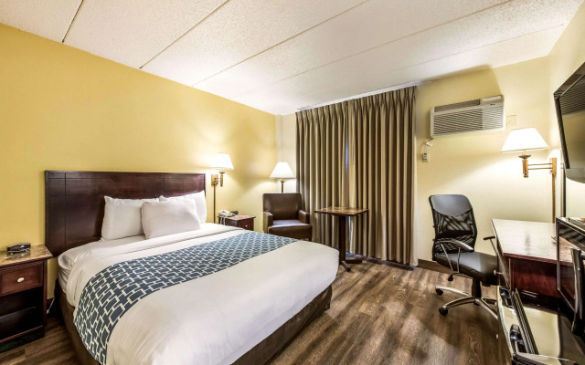 Econo Lodge Mayo Clinic Area