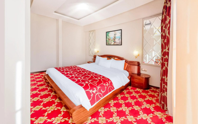 Отель Cron Palace Tbilisi