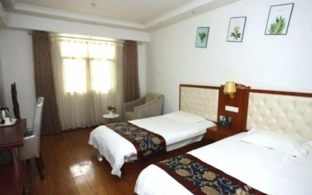 Huamei Holiday Hotel