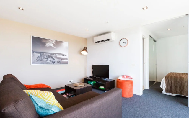 RIVER, 1BDR Melbourne Apartment