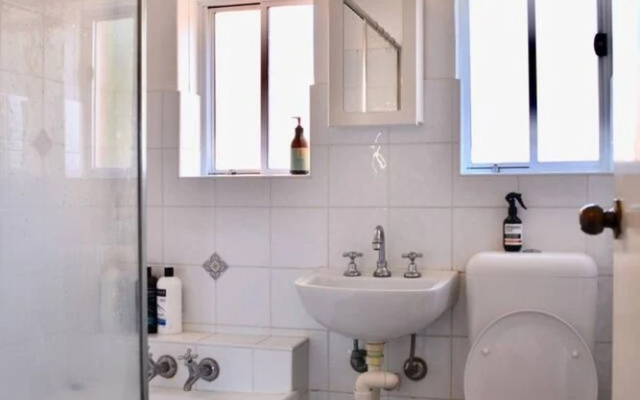 Bright Artist Apartment in Maroubra