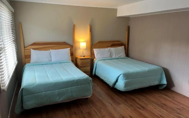 Community Court Motel