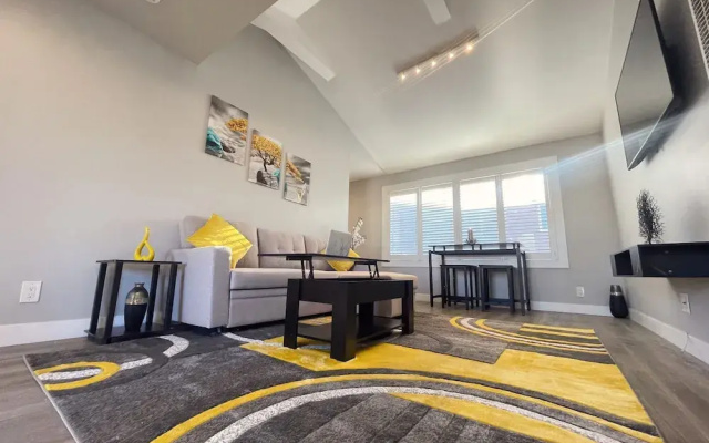 Modern Venice Condo By The Beach