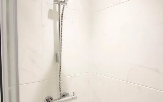 Deluxe City Apartment
