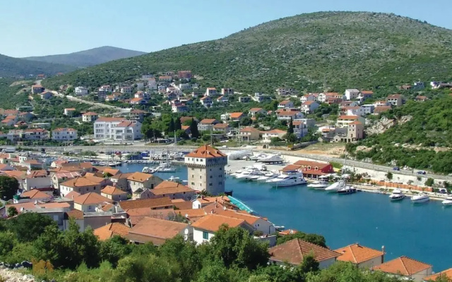 Beautiful Home in Marina With Wifi and 3 Bedrooms