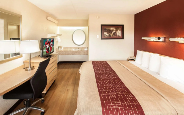 Red Roof Inn Louisville East - Hurstbourne