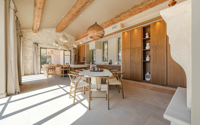 Villa Lovea in Saint-r My-de-provence