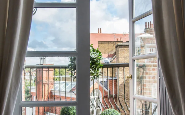 Sloane Gardens X by onefinestay