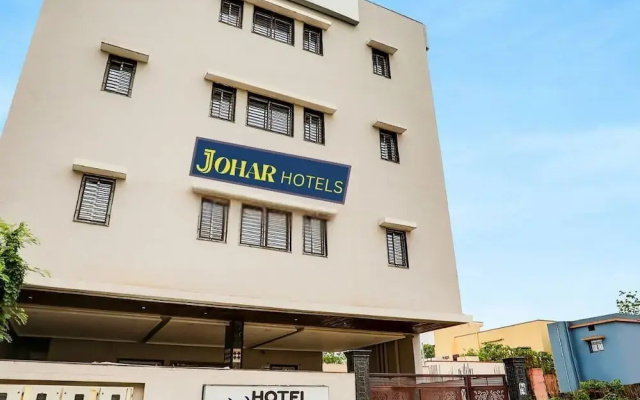 Hotel Johar Inn