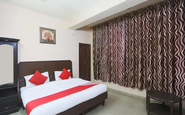 OYO 82609 Hotel Moonlight