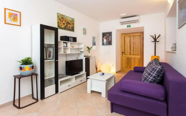 Nila's Place