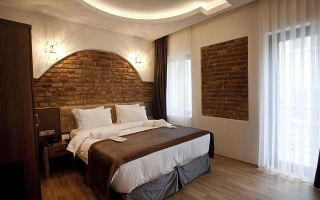Pera Line Hotel
