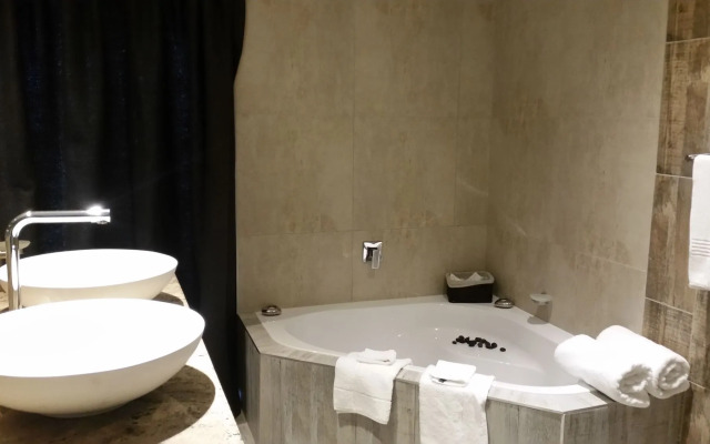 Waterfalls Boutique Hotel