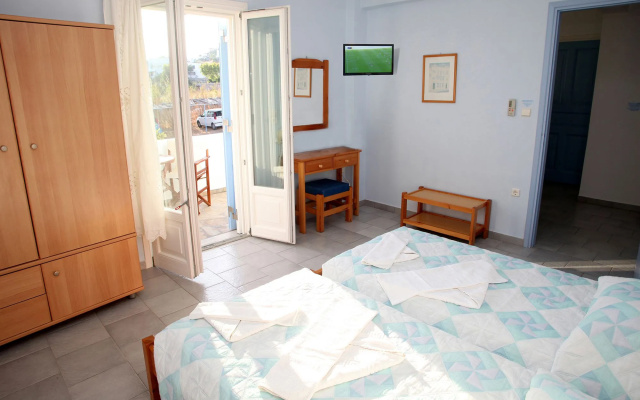 Agnadi Syros Beachfront Studios & Rooms