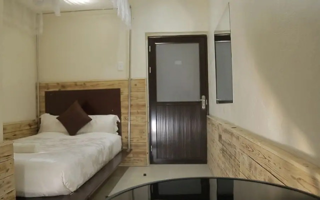 Commonlens Inn Hotel.