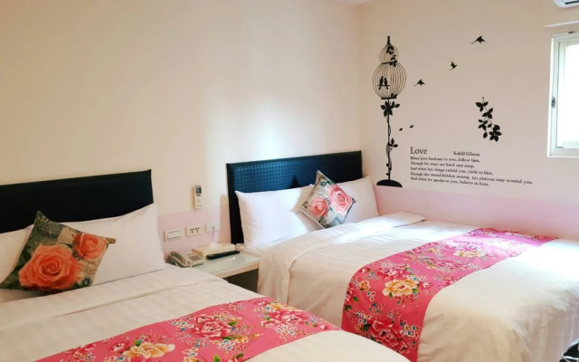 Happy Holiday Hotel