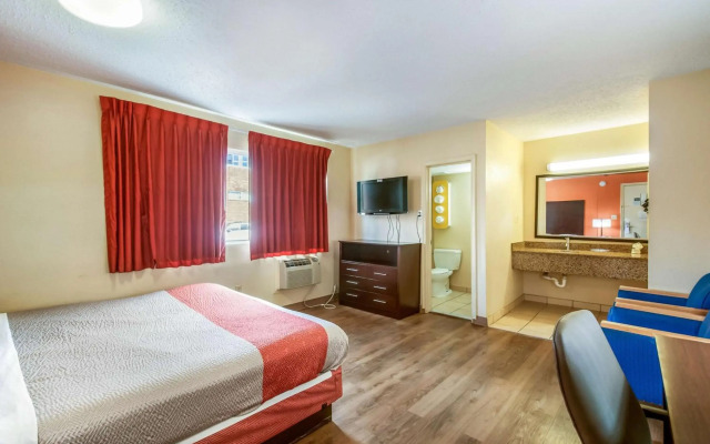 Motel 6 Washington DC Convention Center