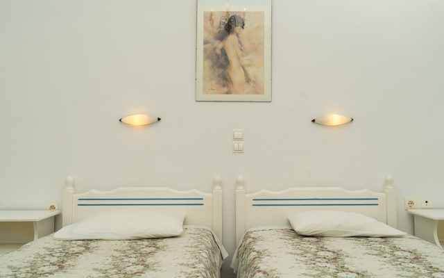 Anna's Studios & Apartments
