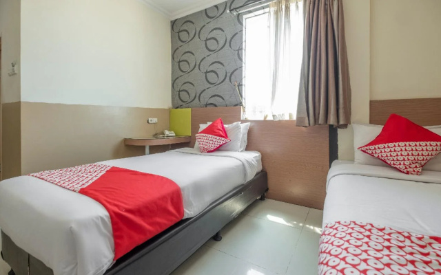Urbanview Hotel Capital Makassar