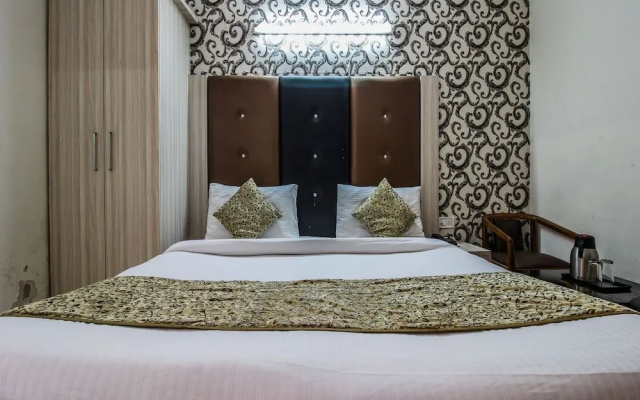 OYO 24801 Hotel Star Palace