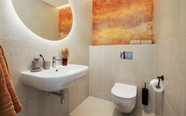 Sunrise City apartment with Harbour Seaview