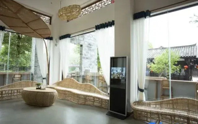 Chongzhou Yuetengxi Homestay (Yanhuachi)