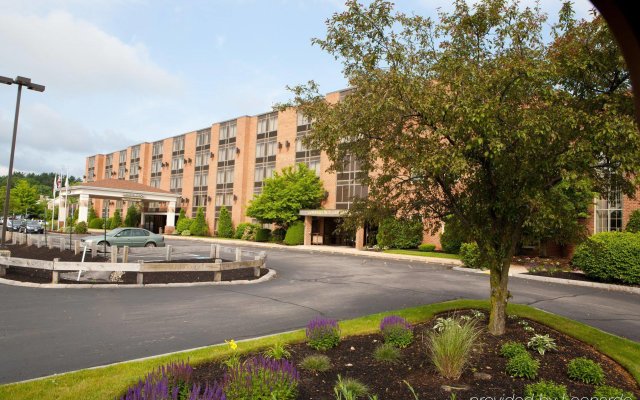 Radisson Hotel and Suites Chelmsford / Lowell 0