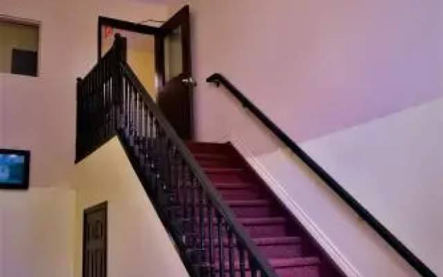 Royal Windsor Inn & Suites