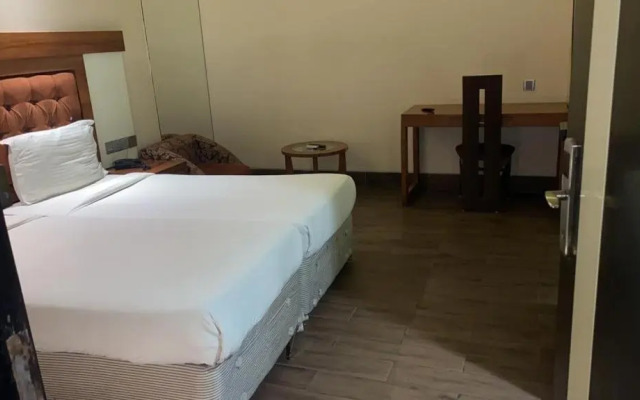 Hotel Good Times