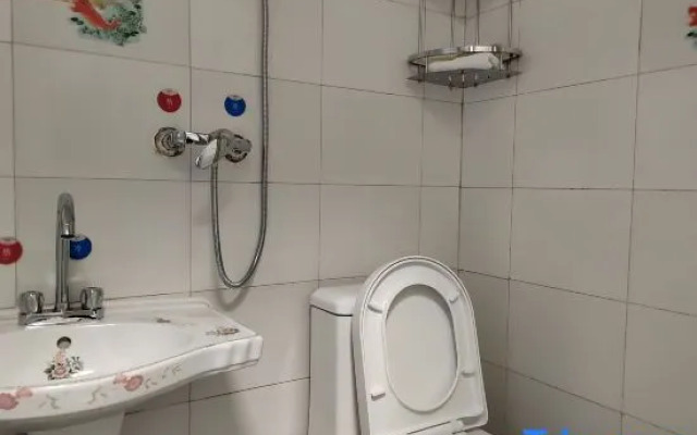 Luojiang Rainbow Hotel
