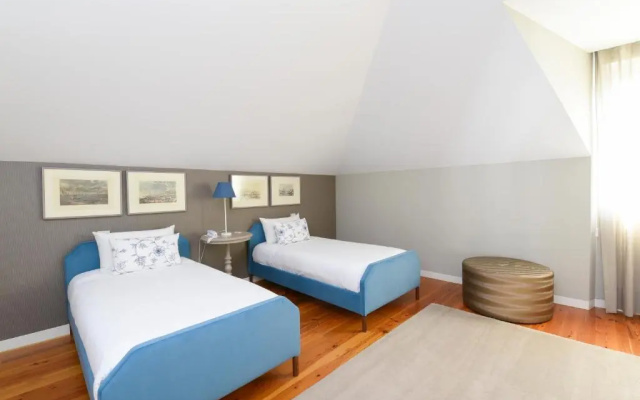 Sundial Gardens & Suites