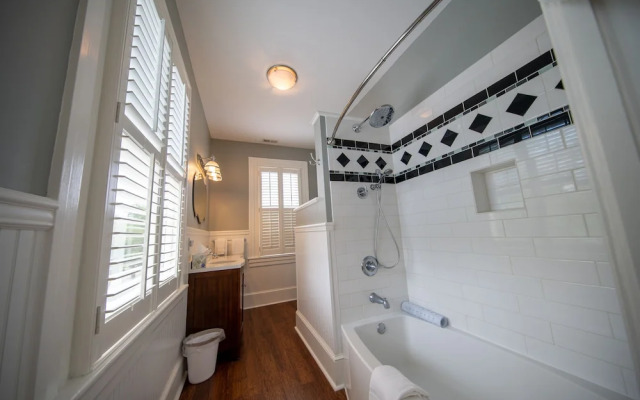 The Edenton Collection-Captain's Quarters Inn