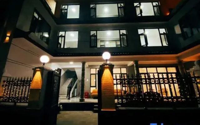 Snowy mountain Photography Hotel