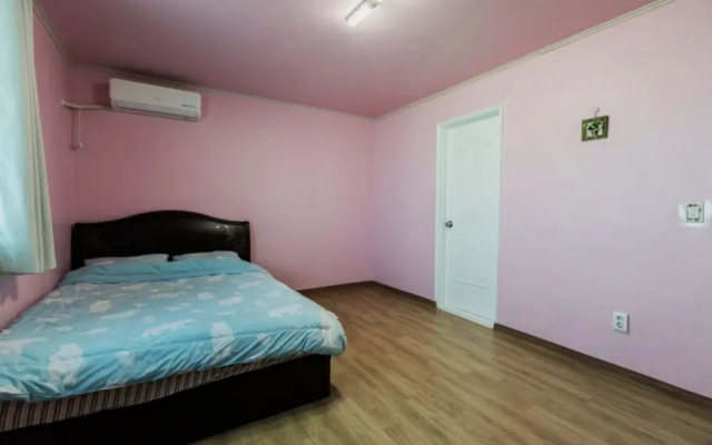 Goseong (Sokcho) Good Day House Pension