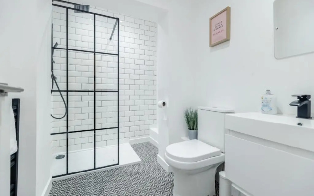 Queen Street Apartments by Sasco