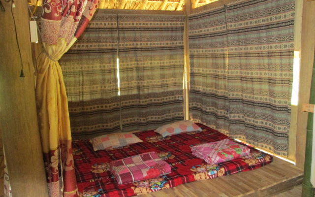 Dong Que Homestay-Tours-Motorbike, Car rental, Hiking