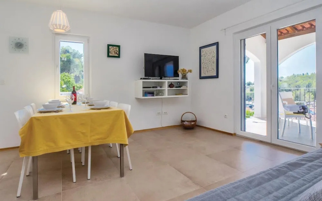 Beautiful Home in Milna With Wifi and 4 Bedrooms