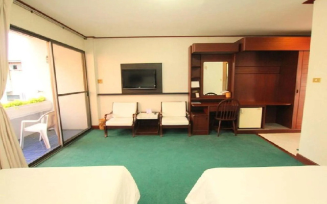 Baan Busarin Hotel