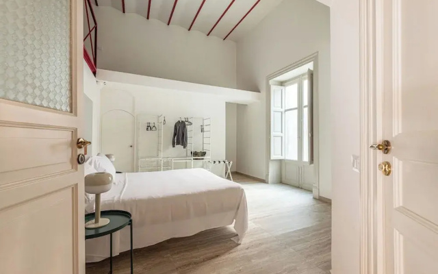 Central City Apartment by Wonderful Italy