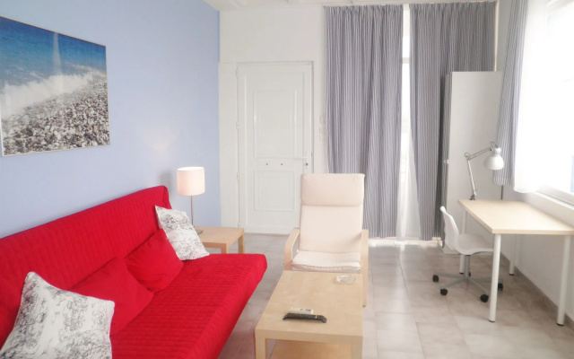 Seafront Studios & Apartments