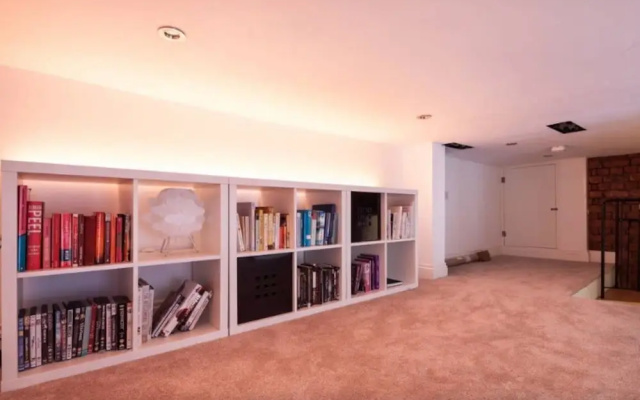 Beautiful 2 Bed Duplex w/ Mezzanine in City Centre