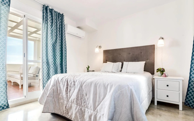 PDM - Elegant Apartment with Breathtaking Sea view