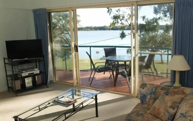 The Esplanade Riverview Holiday Apartments