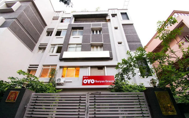 Oyo 29061 Suryas Grand