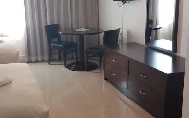 Ocean View Miami Beach Apartment