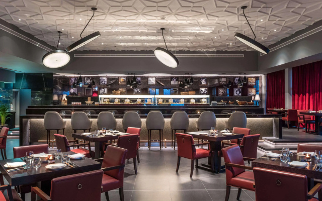 Отель Novotel Muscat Airport