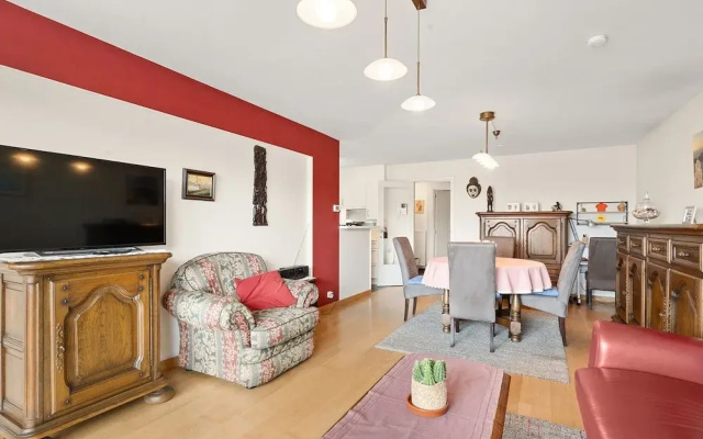 Flat With Terrace & Play Area