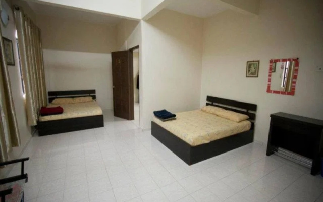 Muar Warni Villa 8